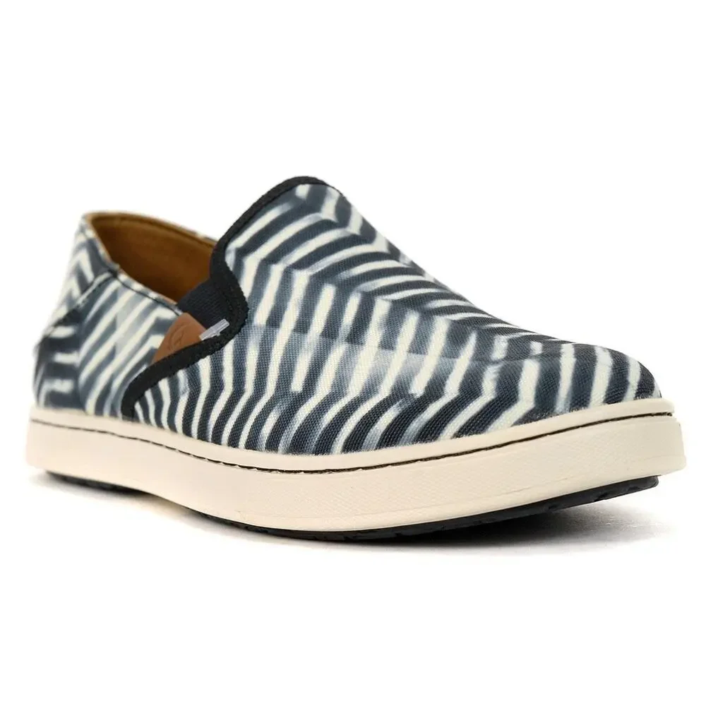 OluKai Pehuea Pa’i Blue Chevron Canvas Slip On Comfort Shoes Womans Size‎ 6.5